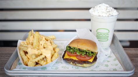 how much does shake shack pay hourly