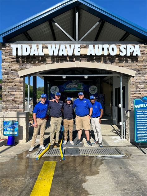 how much does tidal wave auto spa pay