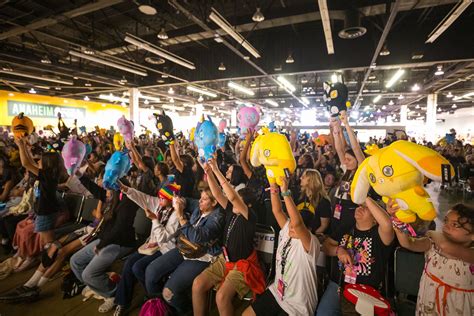 how much does vidcon cost