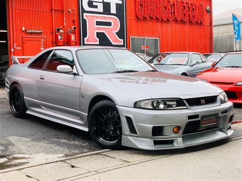 how much is a gtr r33