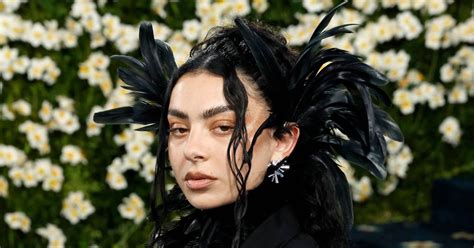 how much is roxy xcx fans