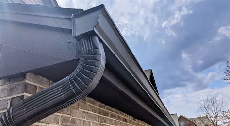 how much should aluminum gutters cost