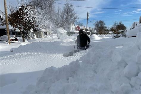 how much snow did hamburg ny get