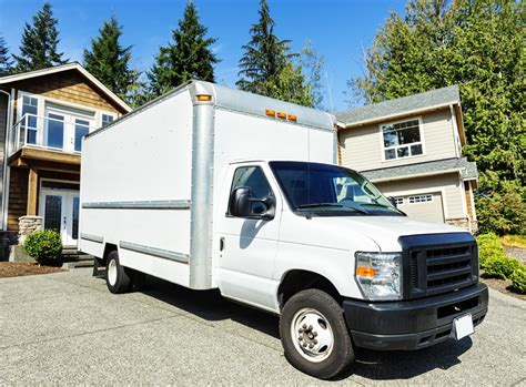 how much to rent a moving van