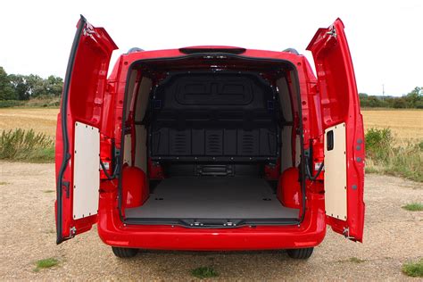 how much weight can a mercedes vito van carry
