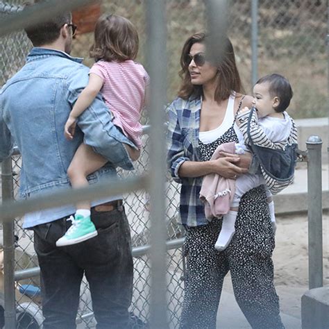 how old are eva mendes kids