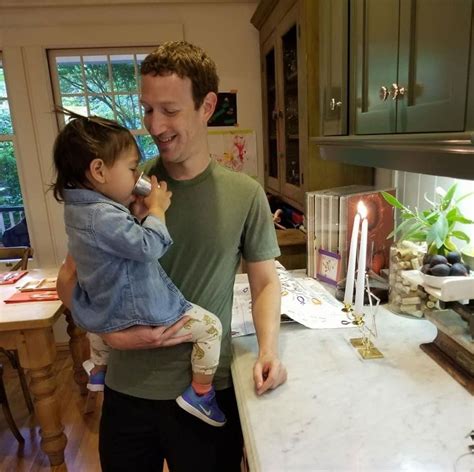 how old are mark zuckerberg's children