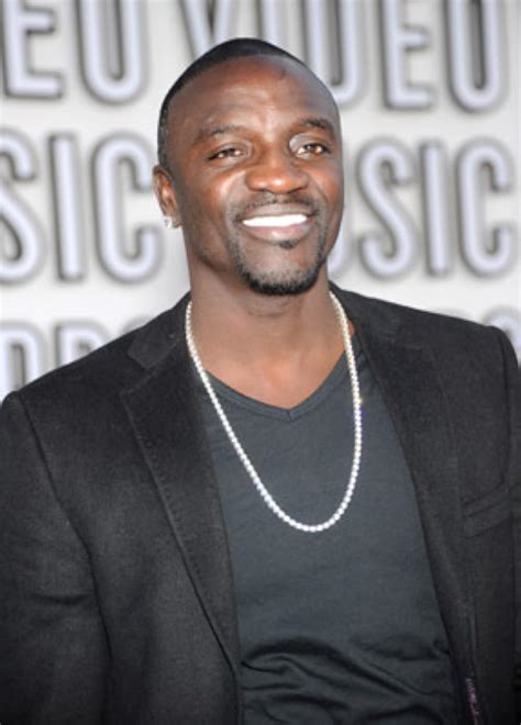 how old is akon singer