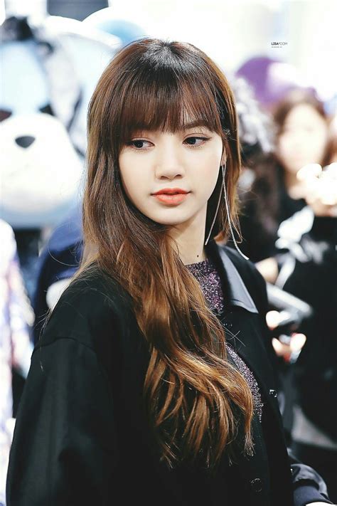 how old is blackpink's lisa