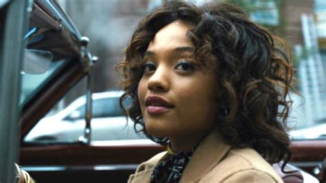 how old is iris from the flash