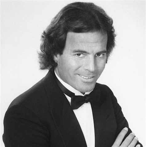 how old is julio iglesias