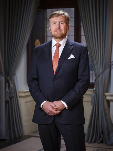 how old is king willem alexander