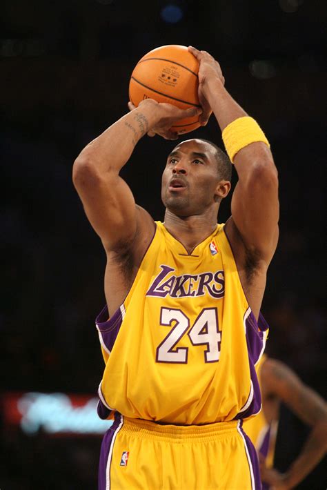 how old is kobe bryant when he died