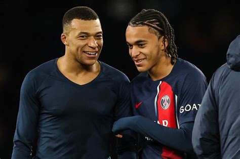 how old is mbappe brother