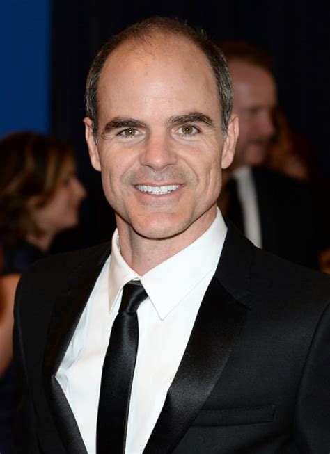 how old is michael kelly