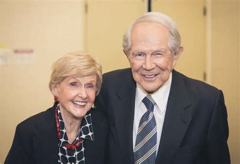 how old is pat robertson's wife