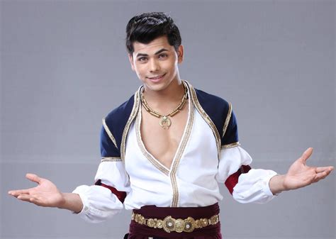 how old is siddharth nigam