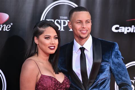 how old is stephen curry's wife
