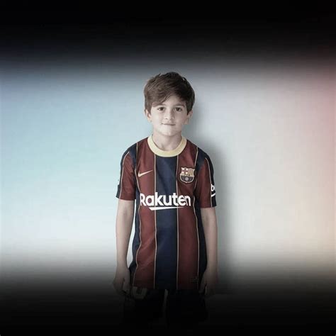 how old is thiago messi
