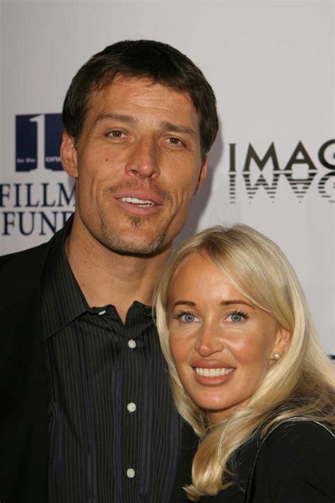 how old is tony robbins wife