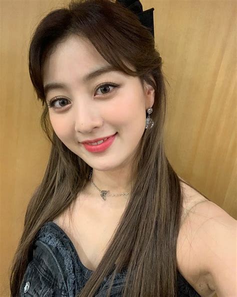 how old is twice jihyo