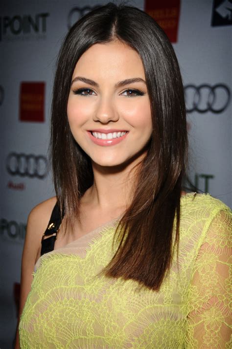 how old is victoria justice