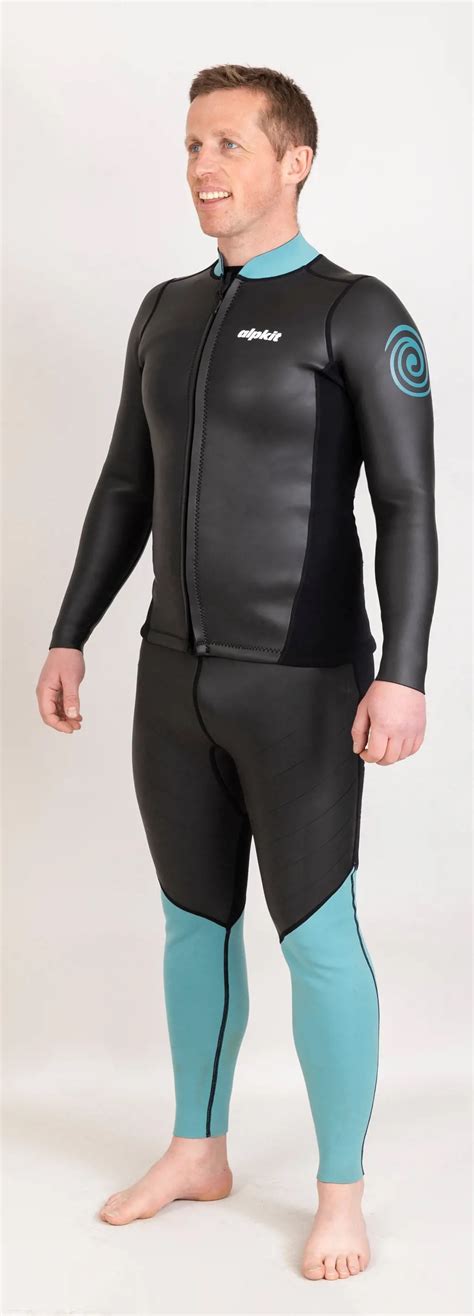 How Should A Wetsuit Jacket Fit
