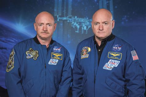 how tall are mark and scott kelly