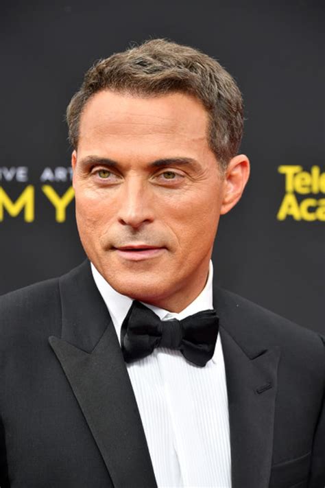 how tall is actor rufus sewell