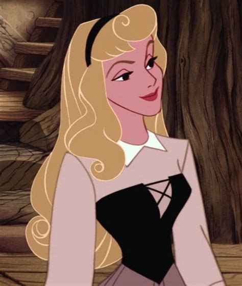 how tall is aurora from sleeping beauty