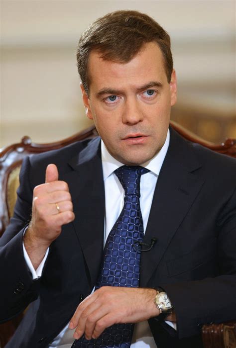 how tall is dmitri medvedev