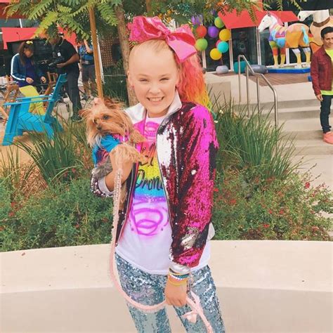 how tall is jojo siwa in centimeters