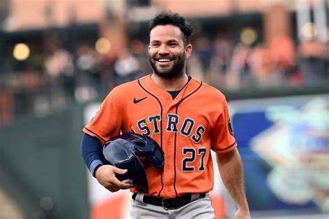 how tall is jose altuve ft