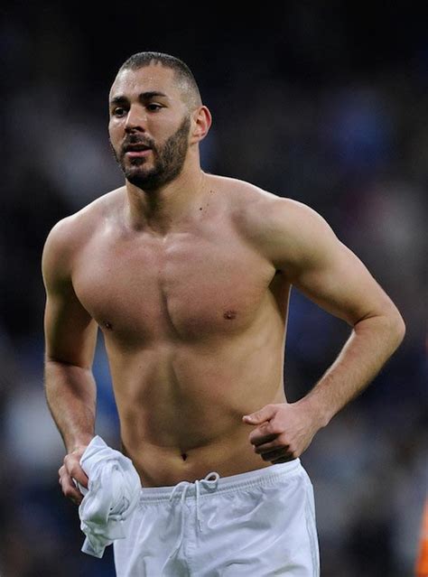 how tall is karim benzema