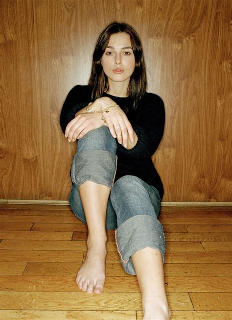 how tall is keira knightley in feet