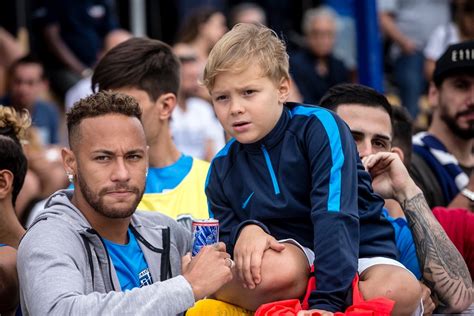 how tall is neymar jr son