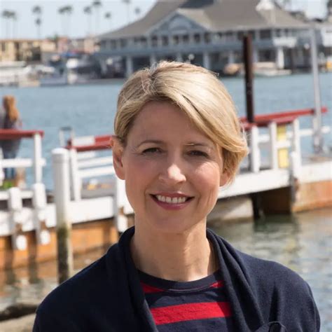 how tall is samantha brown