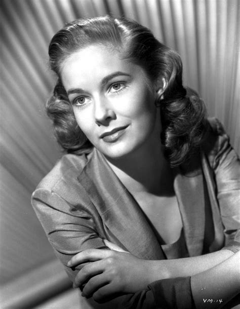 how tall is vera miles