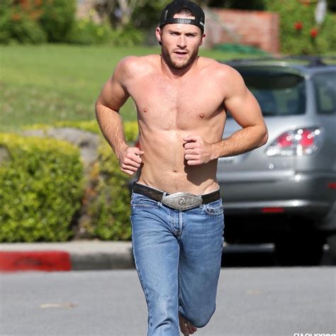 how tall scott eastwood