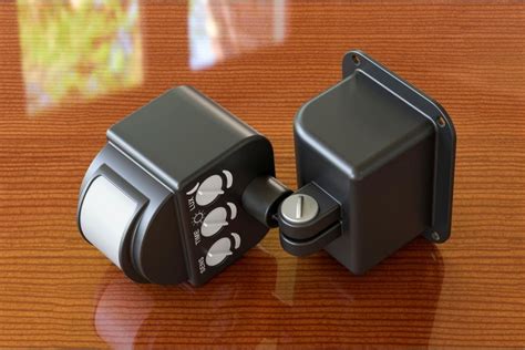 how to adjust motion sensor light