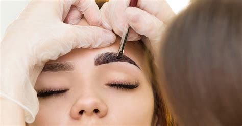 How To Apply Eyebrow Dye