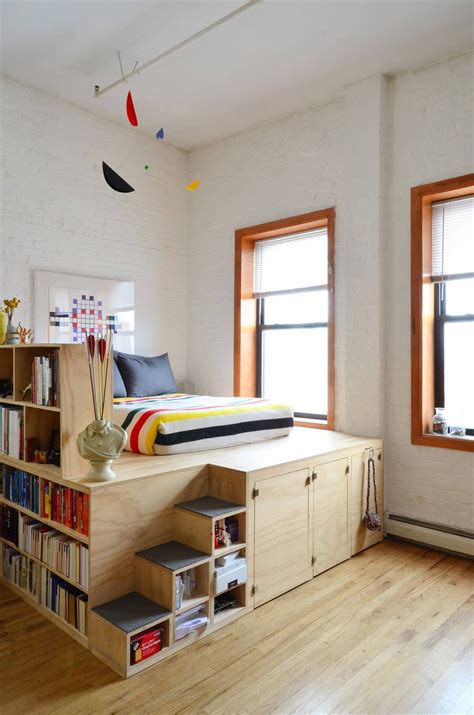 how to arrange small space bedroom