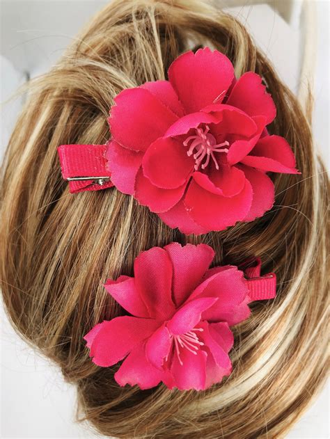  79 Stylish And Chic How To Attach Flowers To Hair Clips For Long Hair