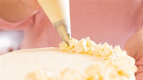 How To Avoid Hard Edges On Cake