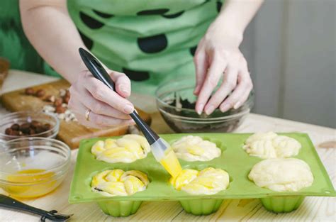 How To Bake Using Silicone Molds