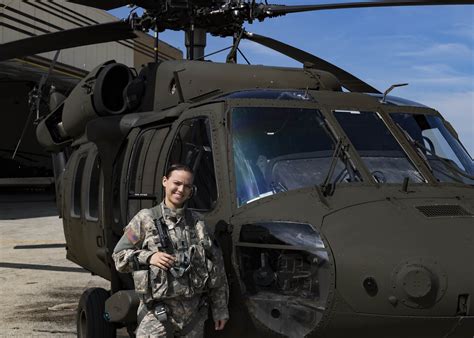 how to be a military helicopter pilot