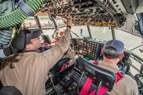 how to become a firefighter pilot