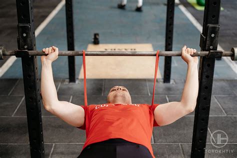 How To Bench With Bands