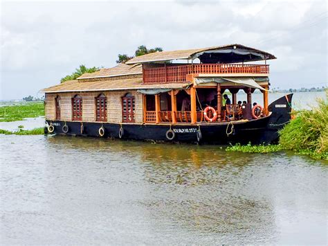 how to book houseboat in alleppey