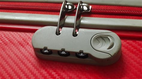 How To Break A Padlock On A Suitcase